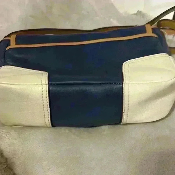 Coach Crossbody - Picture 5 of 14